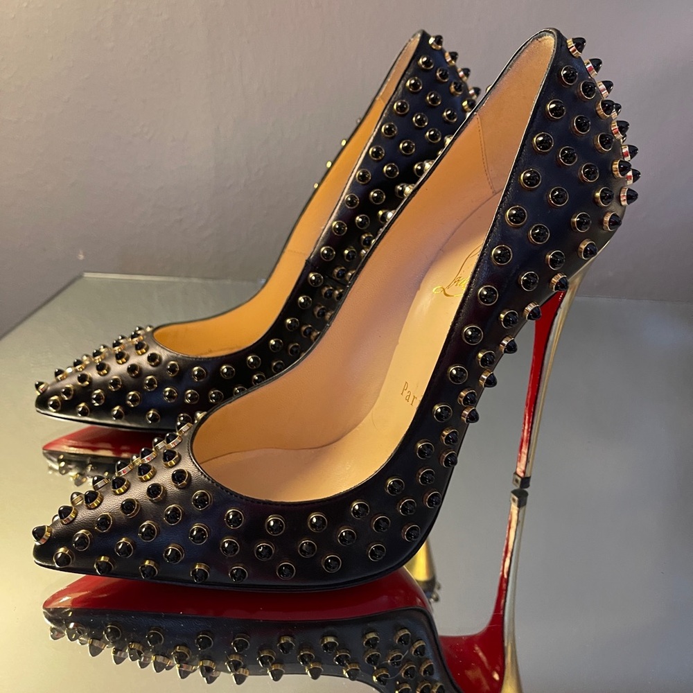 Louboutin Heels Follies Cabo NIB w/original paperwork, box and 2 dust bags.